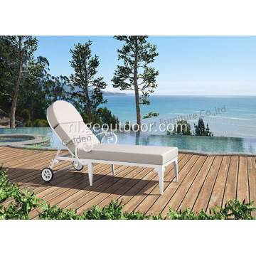 Outdoor chaise lounge stoel met kussen